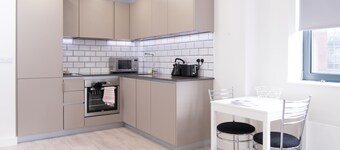 City Stay Apartments - Platform