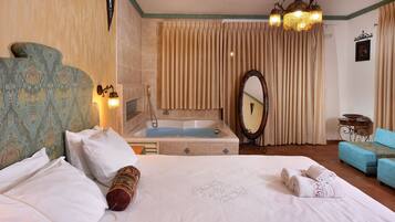 Suite Design, 1 chambre, baignoire à jets, rez-de-chaussée | Baignoire à jets