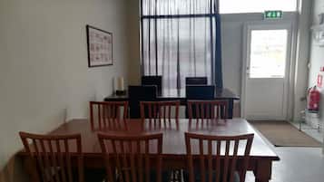 家庭客房, 共用浴室 | 家庭用餐