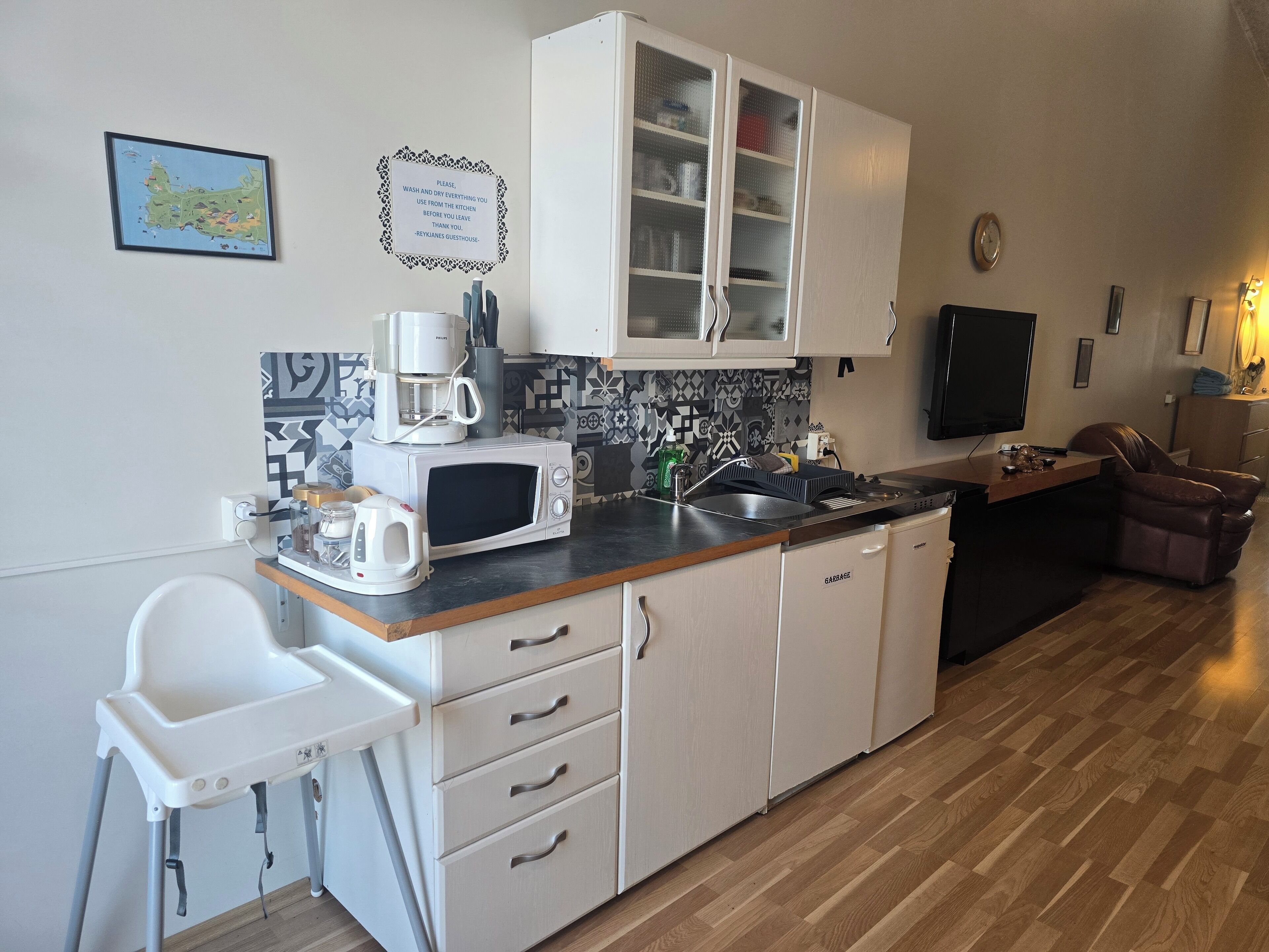 Studio Familial | Cuisine privée | Micro-ondes, plaque de cuisson, grille-pain