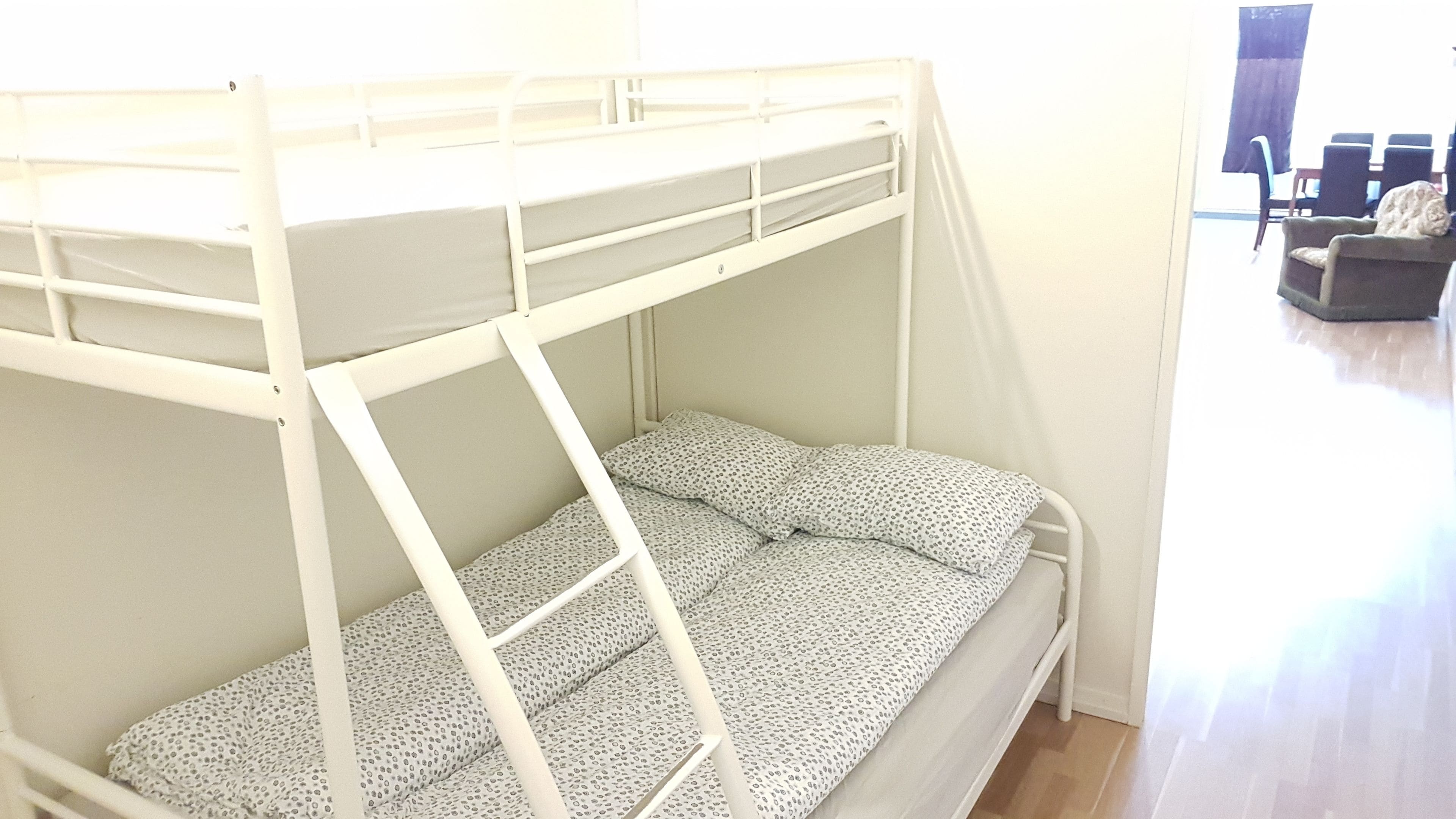 Estudio familiar | Ropa de cama de alta calidad, insonorización y cunas gratuitas 