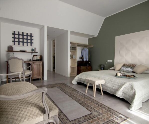 套房 | 高档床上用品、办公桌、隔音、熨斗/熨衣板