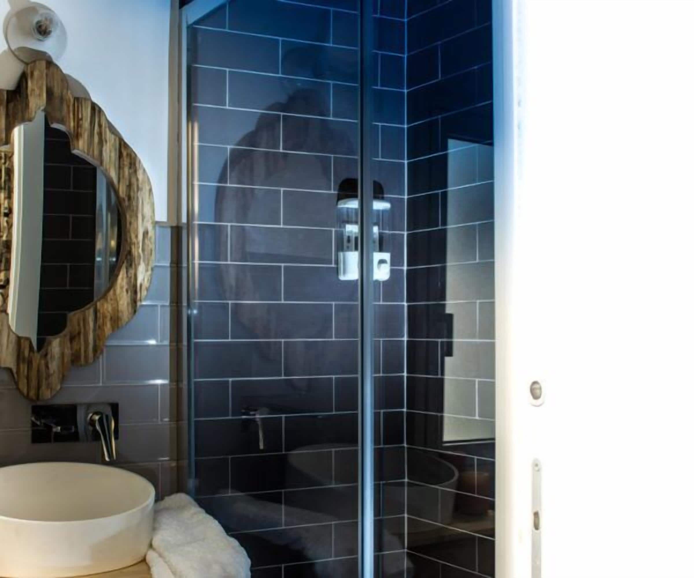 Photo - Ad Hoc Rooms