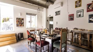 Desayuno continental incluido todos los dĂas