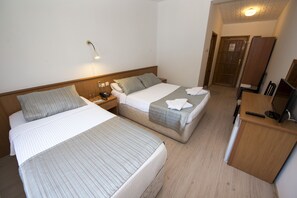 Standard Twin Room, 1 Bedroom | Living area - Otel Diyojen (Sinop)