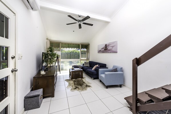 3 Bedroom, 2 Bathroom Villa | Living area | Flat-screen TV