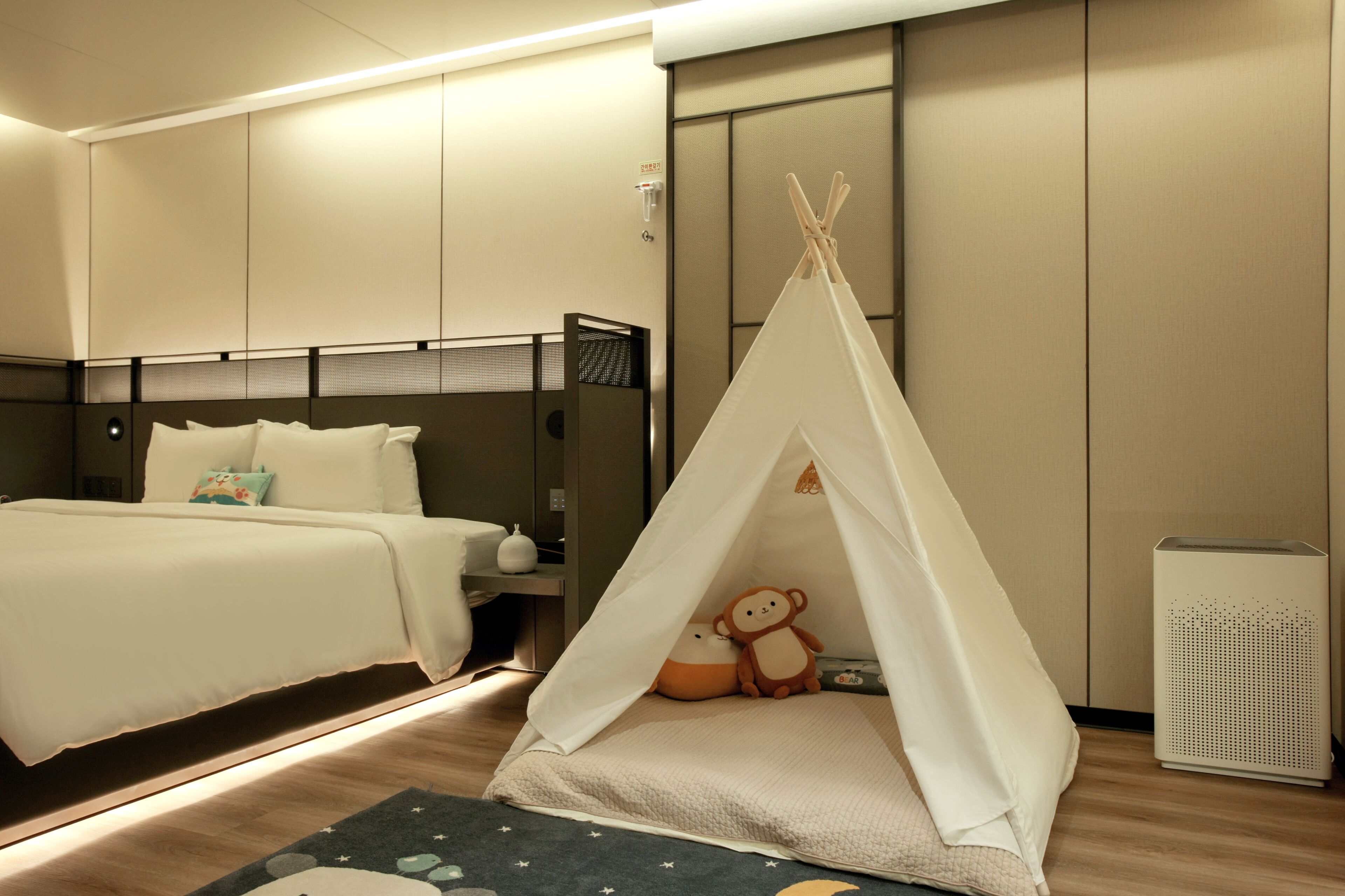 premium room (kids) | 1 bedroom, premium bedding, desk, free wifi