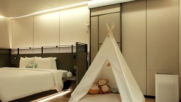 Premium Room (Kids) | Premium bedding, desk, free WiFi, bed sheets