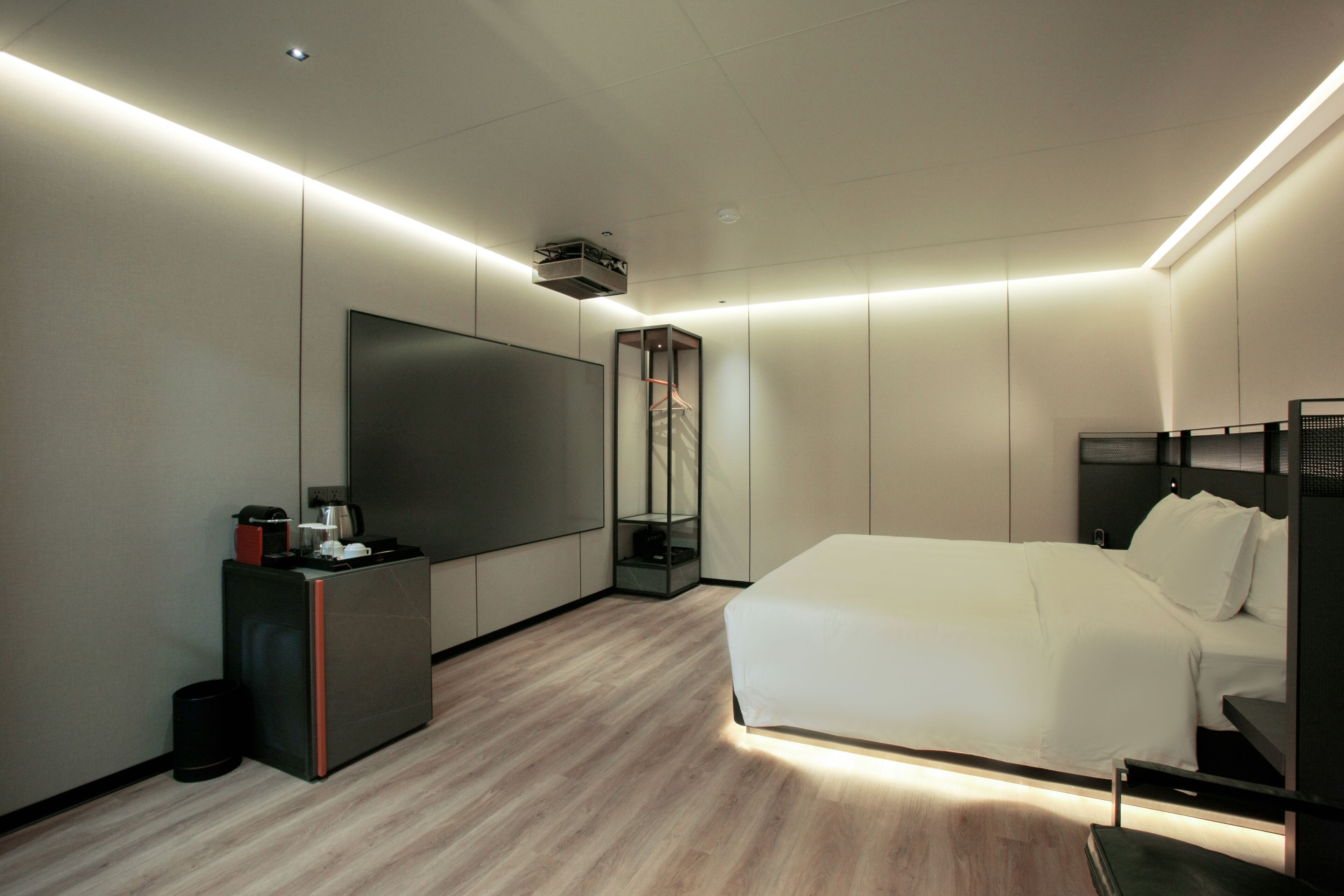 premium room (cinema) | 1 bedroom, premium bedding, desk, free wifi