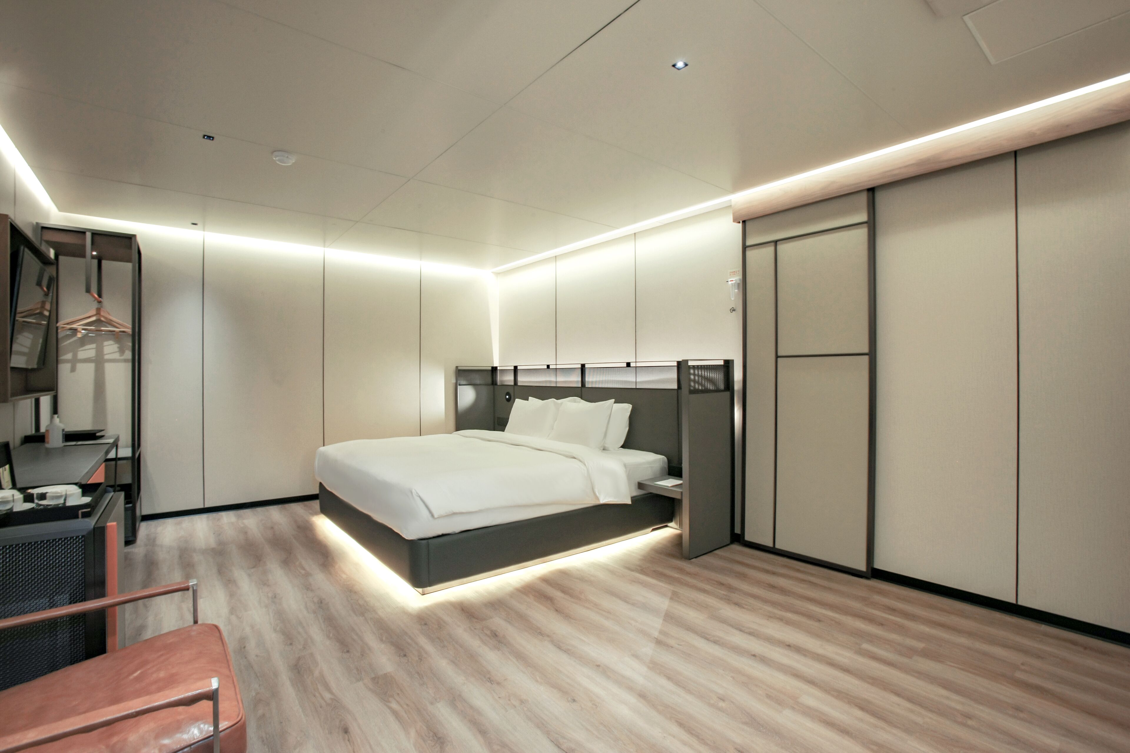 premium deluxe | 1 bedroom, premium bedding, desk, free wifi