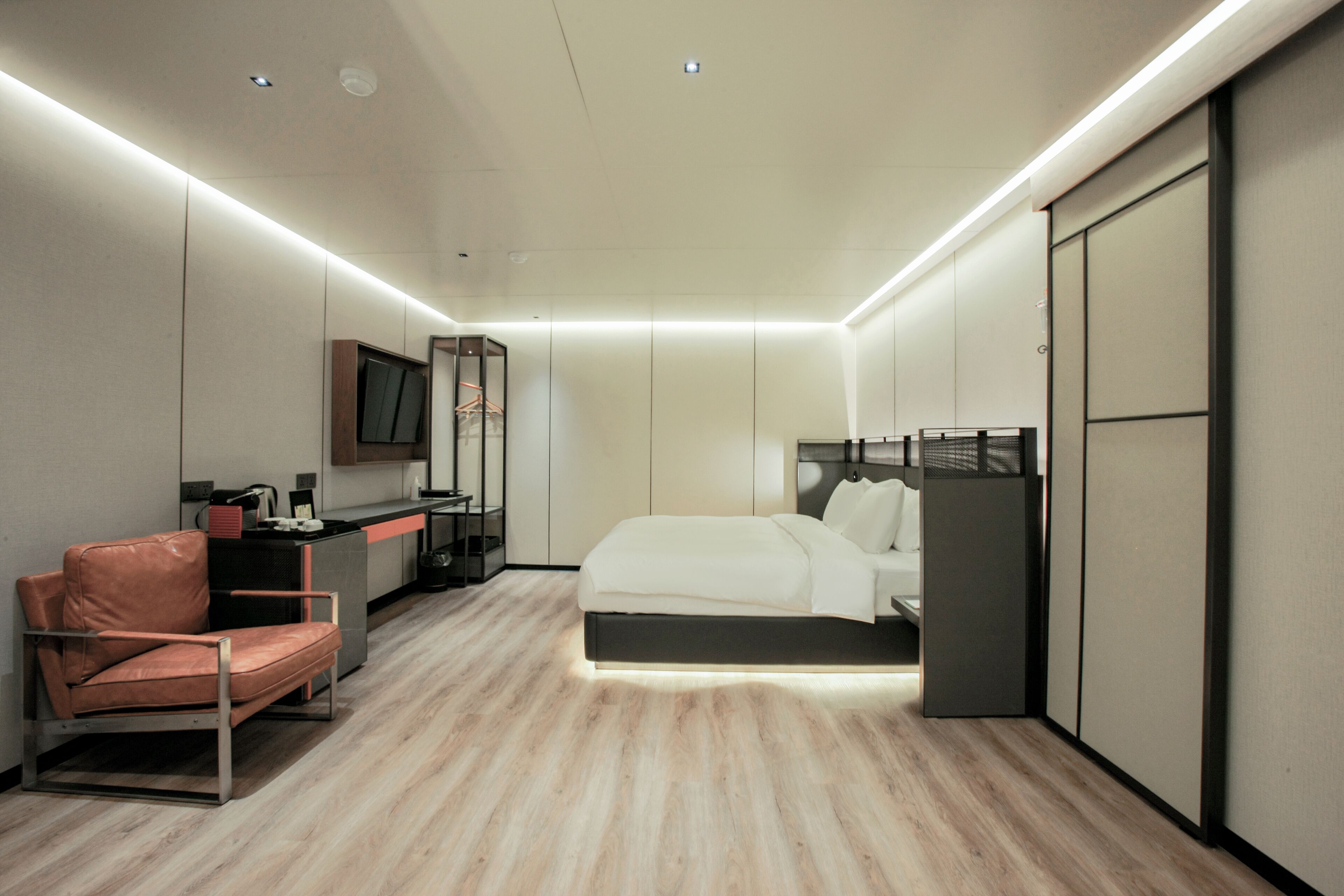 premium deluxe | 1 bedroom, premium bedding, desk, free wifi