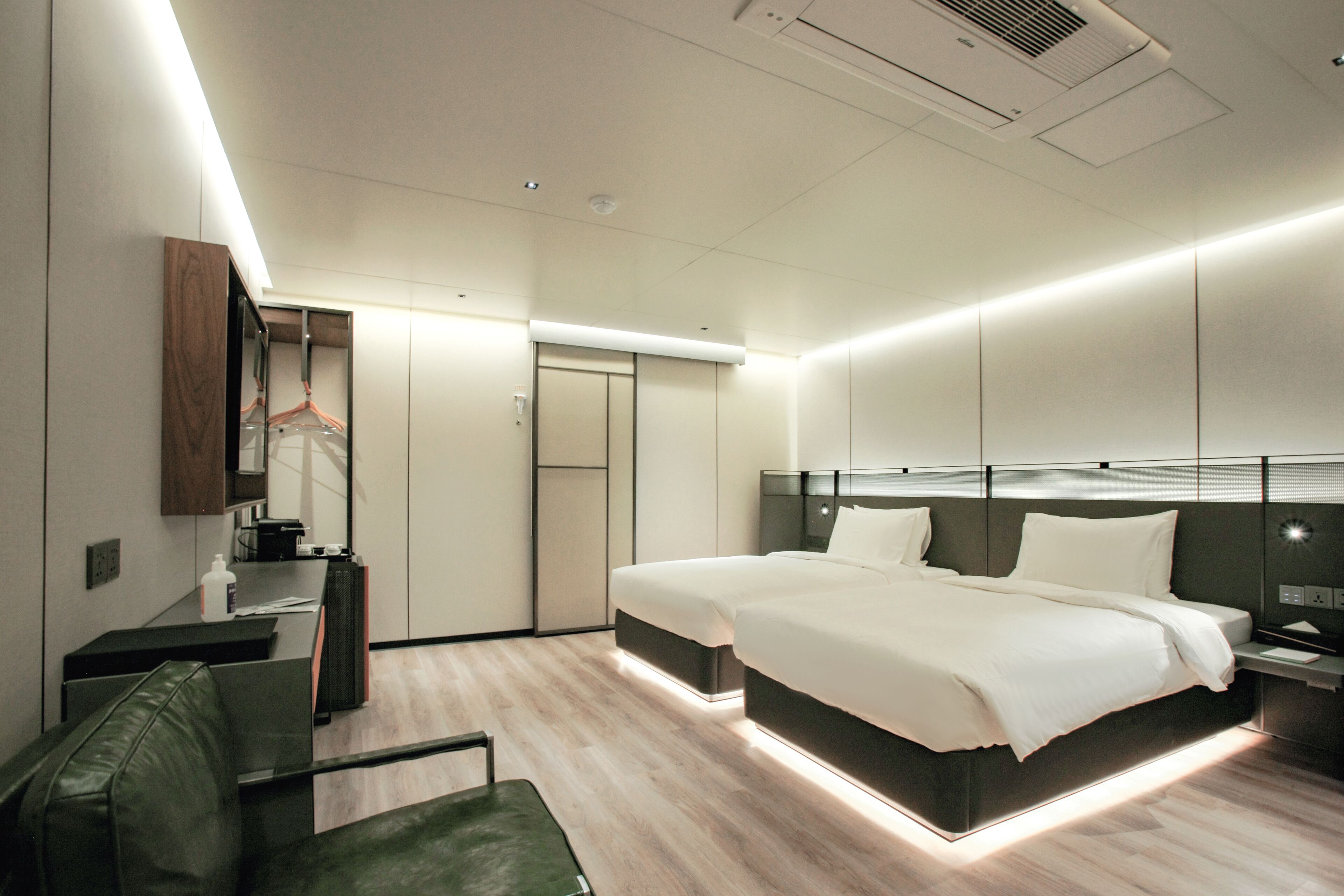 standard twin room | 1 bedroom, premium bedding, desk, free wifi