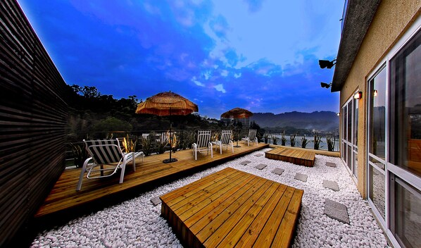 Sundeck - Sun Moon Lake Karuizawa Villa B&B (Yuchi)