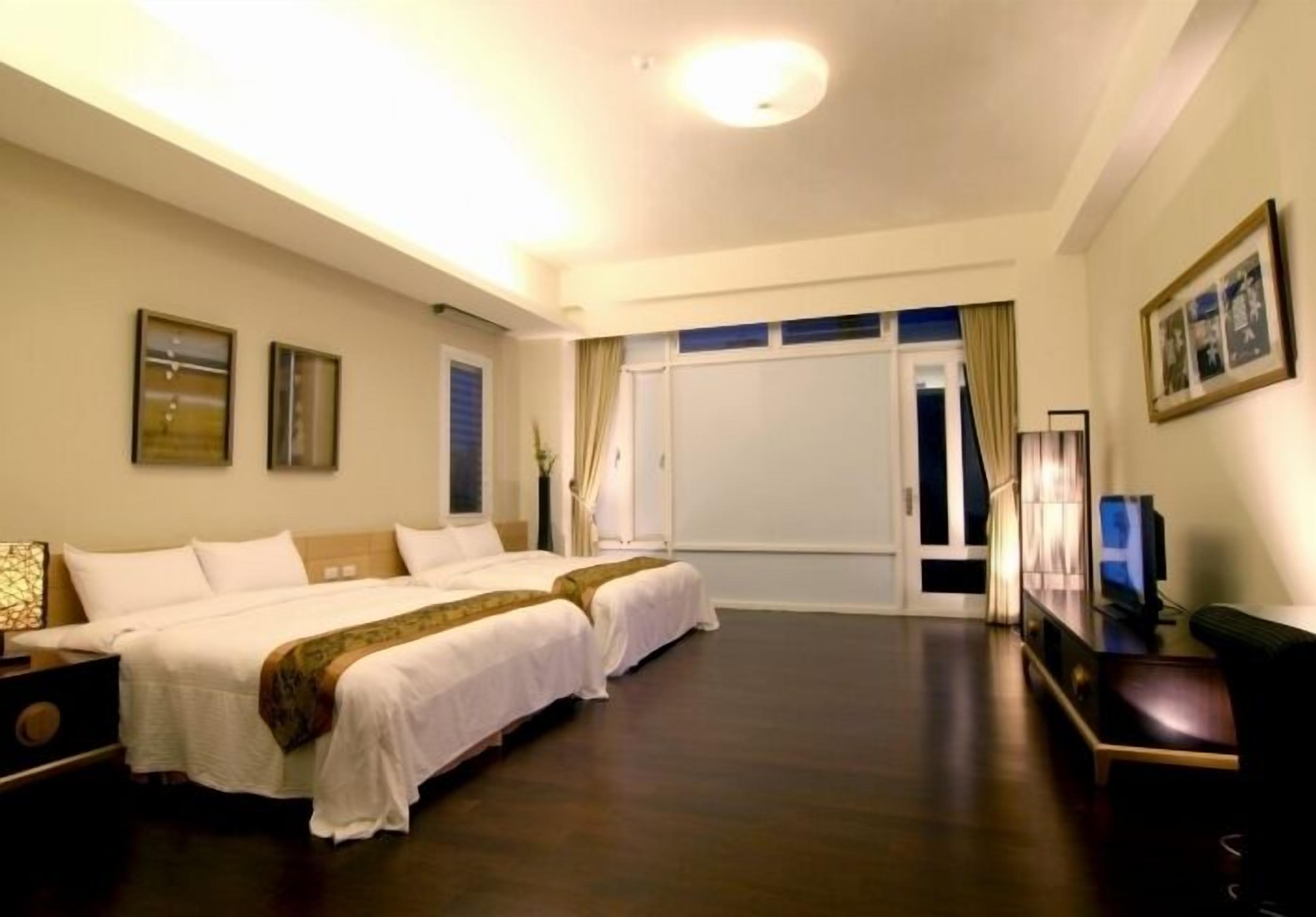 Ropa de cama de alta calidad, escritorio y cortinas blackout 