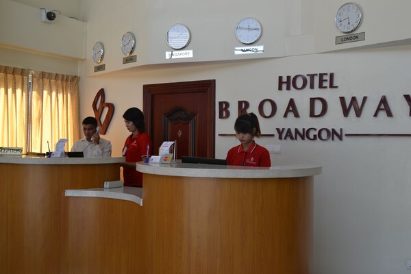 Hotel Broadway Yangon - Rangoon