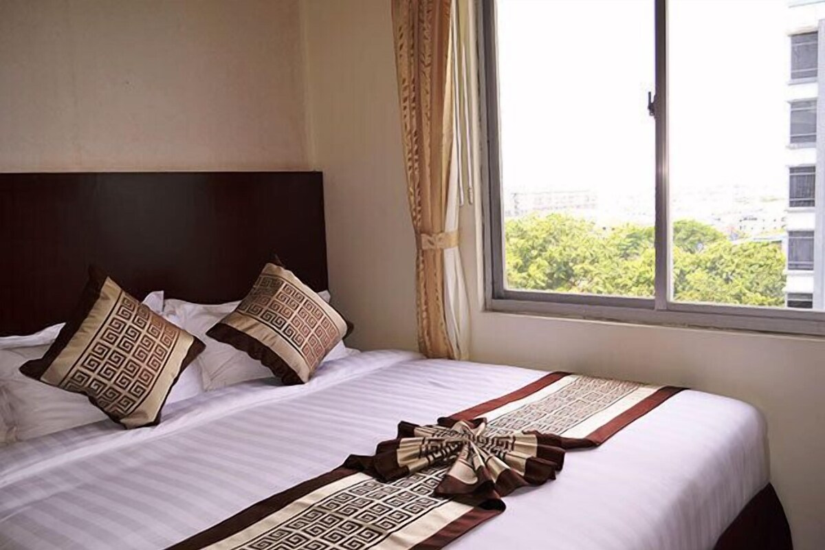 Minibar, in-room safe, desk, blackout drapes