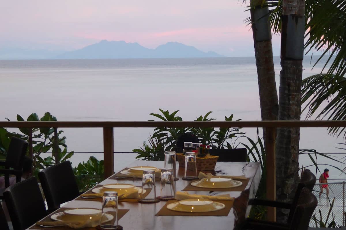 breakfast, lunch, dinner served; international cuisine, sea views