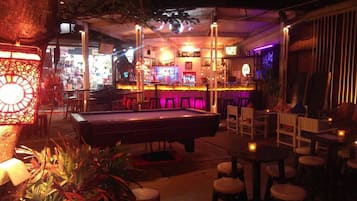 住宿內酒吧