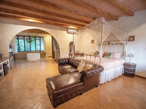 Bath Suite | Hochwertige Bettwaren, Zimmersafe, kostenloses WLAN