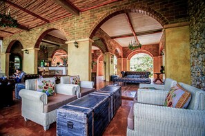 Lobby sitting area - La Toscana Resort (Suan Phueng)