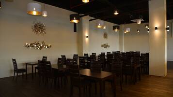 ์์นจ ์์ฌ ์ ๊ณต