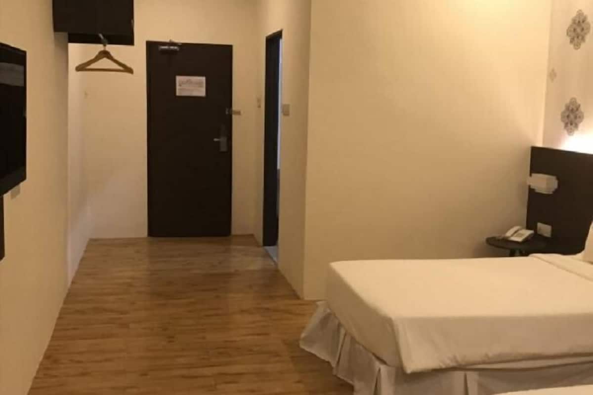 1 ห้องนอน, ผ้าปูที่นอนฝ้ายอียิปต์, เครื่องนอนระดับพรีเมียม, โต๊ะทำงาน