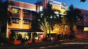 Front of property - evening/night - City Backpackers HQ (Brisbane)