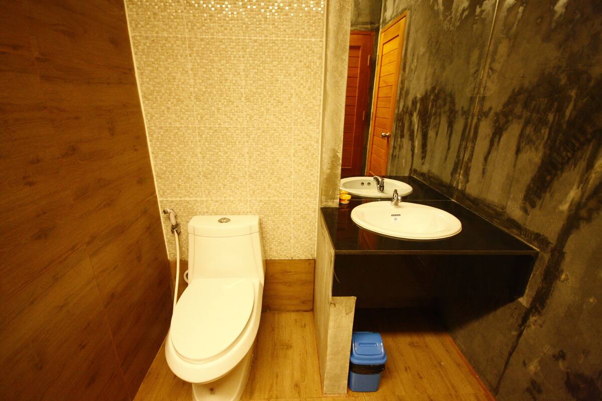 vip room  | bathroom | shower, free toiletries, towels