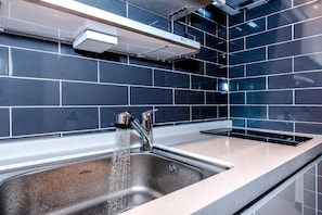Superior Double Room, 1 Double Bed, Non Smoking, Ocean View | Private kitchenette