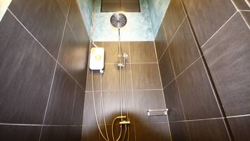 2 Bedrooms | Bathroom shower