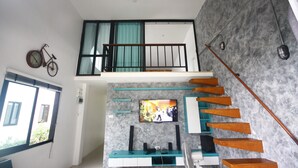 Unclassified image, 2 of 15, button - Samed Motage (Rayong)