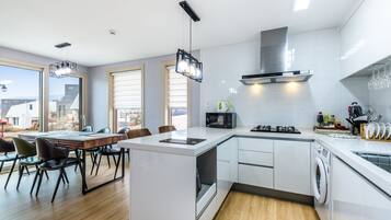 Luxury Villa, 3 Bedrooms, Private Bathroom, Mezzanine | Private kitchen