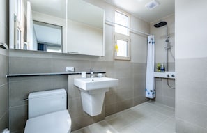 Bathroom - Happiness (Jeju City)