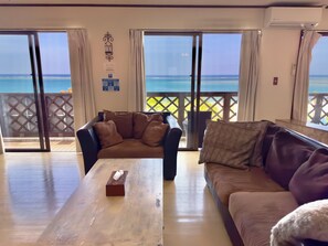 Superior Condo, Ocean View, Beachfront