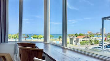 Superior Studio Suite, Ocean View, Beachfront | In-room safe, individually decorated, individually furnished