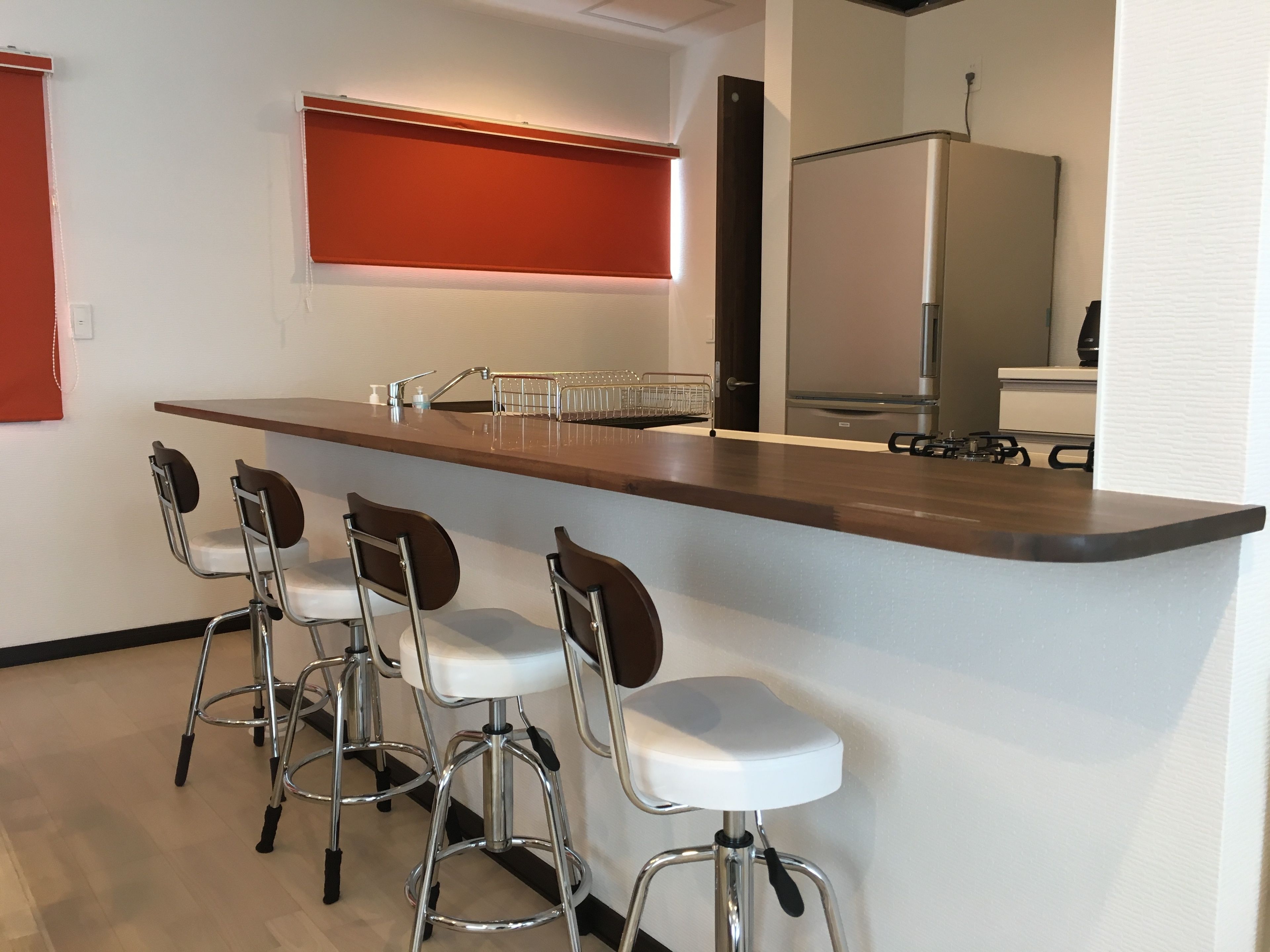 Fridge, microwave, stovetop, electric kettle