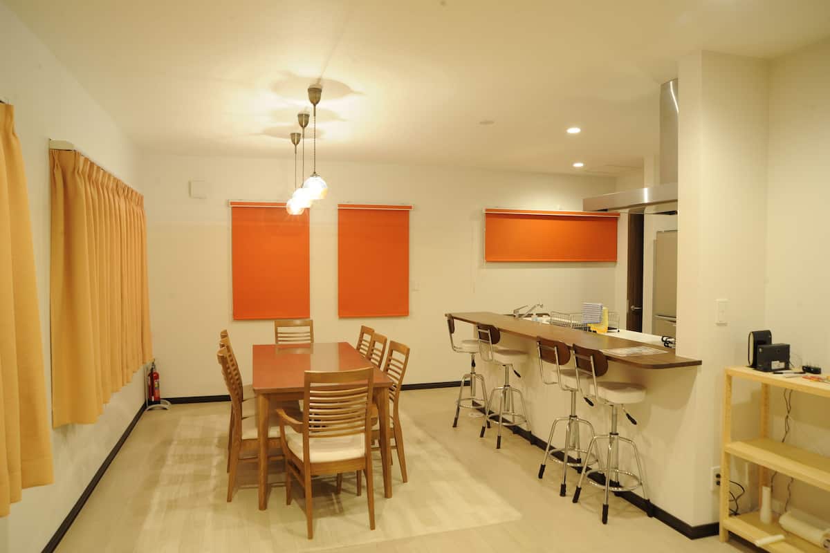 Fridge, microwave, stovetop, electric kettle