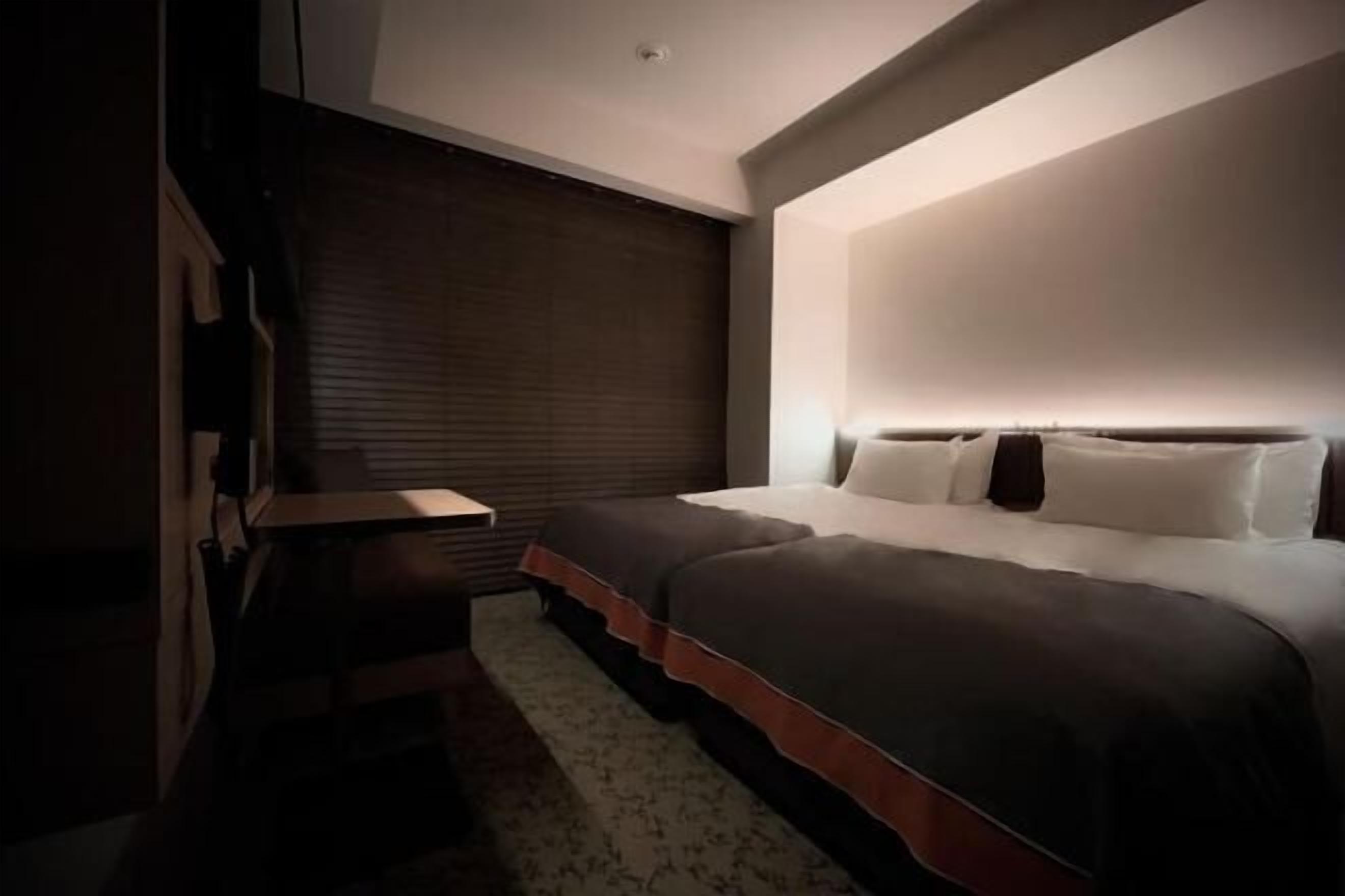 Caja de seguridad en la habitación, insonorización y wifi gratis 