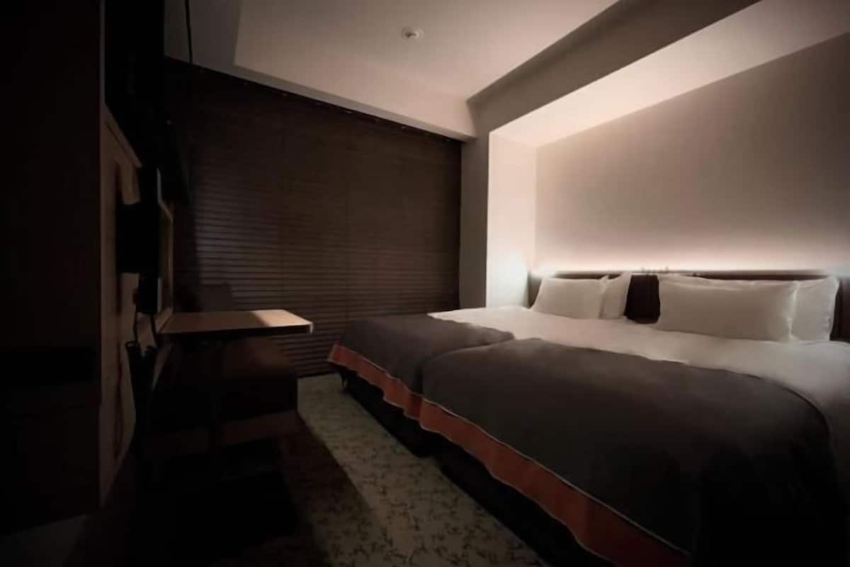 Caja de seguridad en la habitación, insonorización y wifi gratis