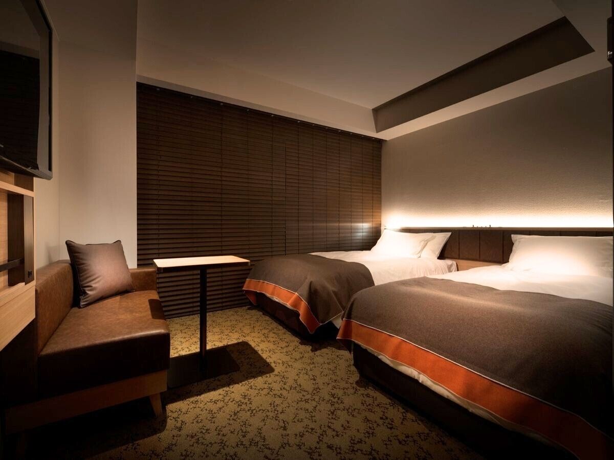 Coffre-fort, système d’insonorisation, accès au Wi-Fi (inclus)