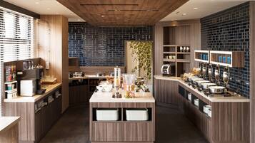 Desayuno buffet (JPY 1500 por persona)