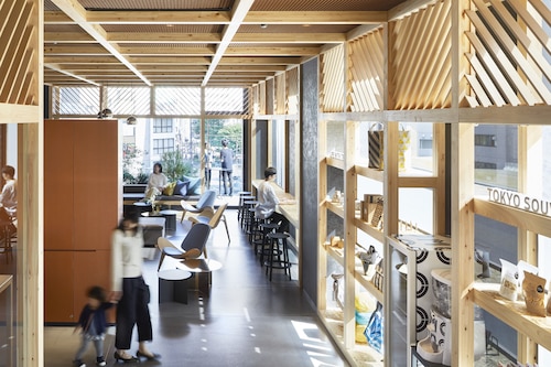 ロビーラウンジ