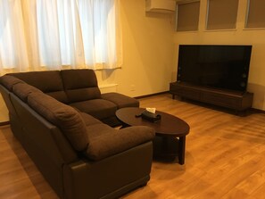 House | Living area | Flat-screen TV - Jadan House (Furano)