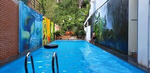 Phòng dành cho gia đình, quang cảnh vườn | Minibar, két bảo mật tại phòng, bàn, bàn ủi/dụng cụ ủi quần áo 