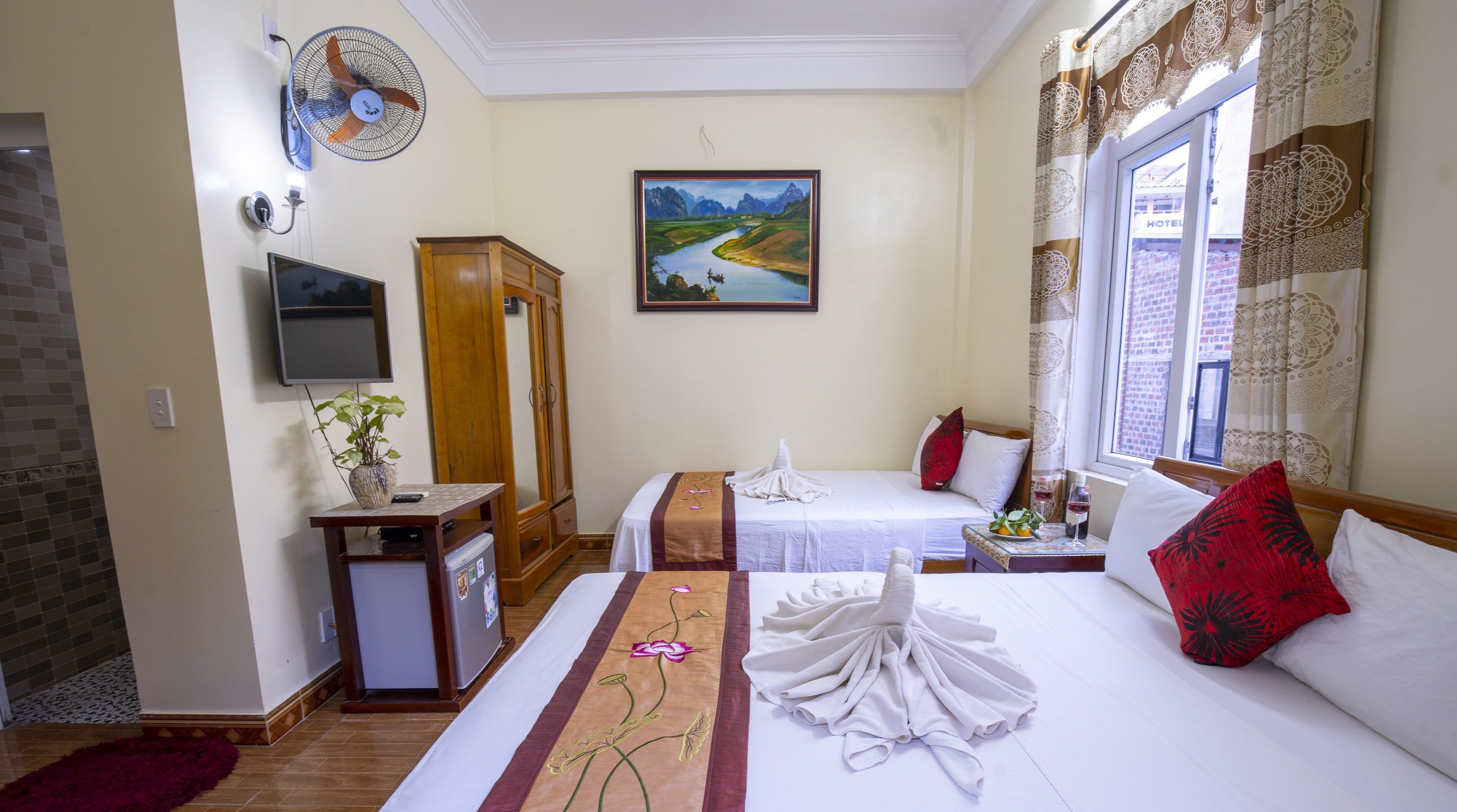 minibar, in-room safe, desk, iron/ironing board