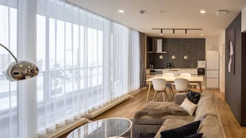 Leilighet (Yuyake, 2F) | Oppholdsområde | Flatskjerm-TV