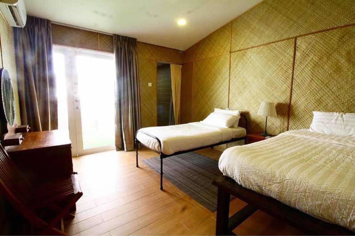 House (3 Bedroom and 1 Master Bedroom) | 熨斗/熨板、免费 WiFi