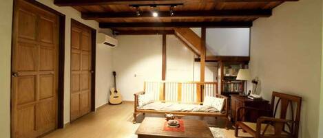 Standaard kamer | Woonkamer | Ledtelevisie