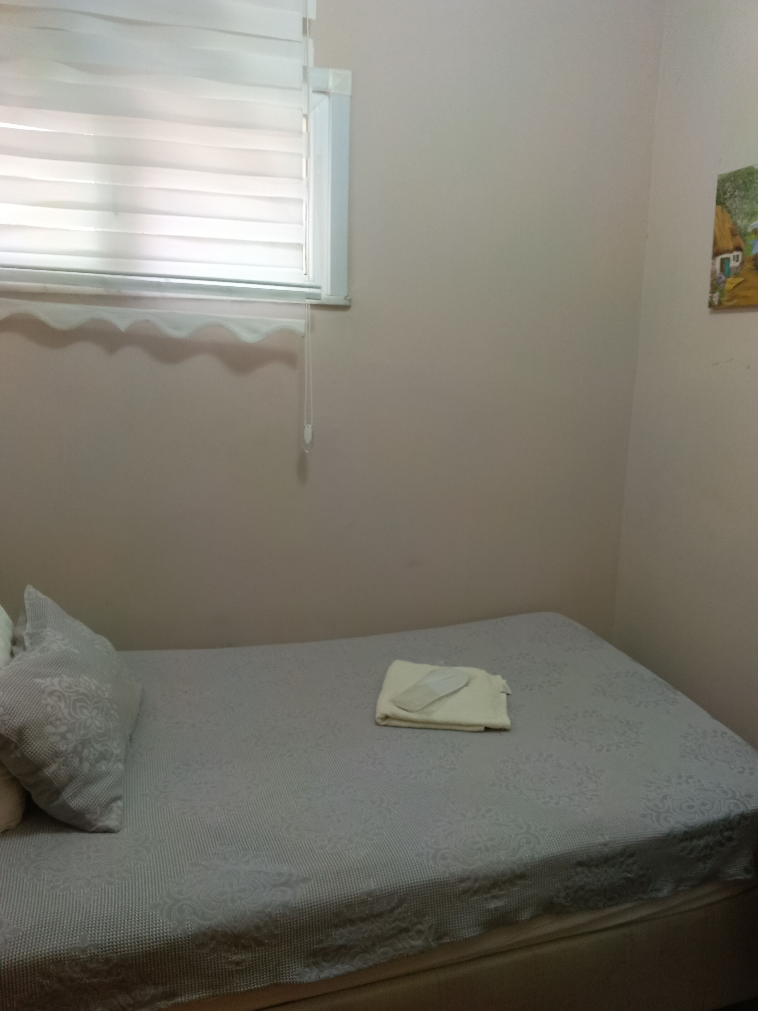 Enkeltrom – standard | Skrivebord, strykejern/-brett, wi-fi (inkludert) og sengetøy