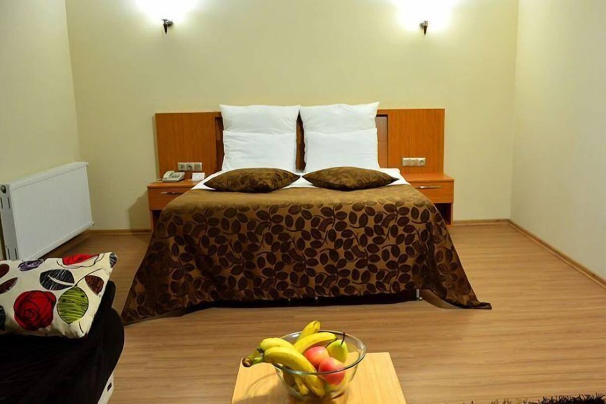 Desk, rollaway beds (surcharge), WiFi (free)